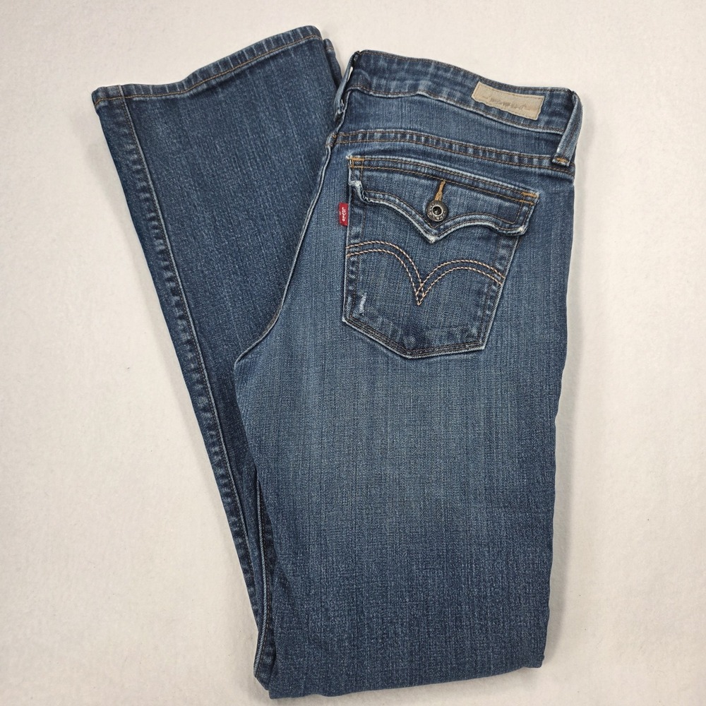 Vintage Y2K Levi's 545 Women's Low Rise Boot Cut Medium Wash Denim Jeans Size 6M